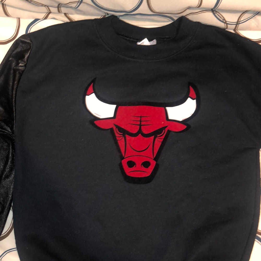 Custom Made Chicago Bulls Sweater Sz Small